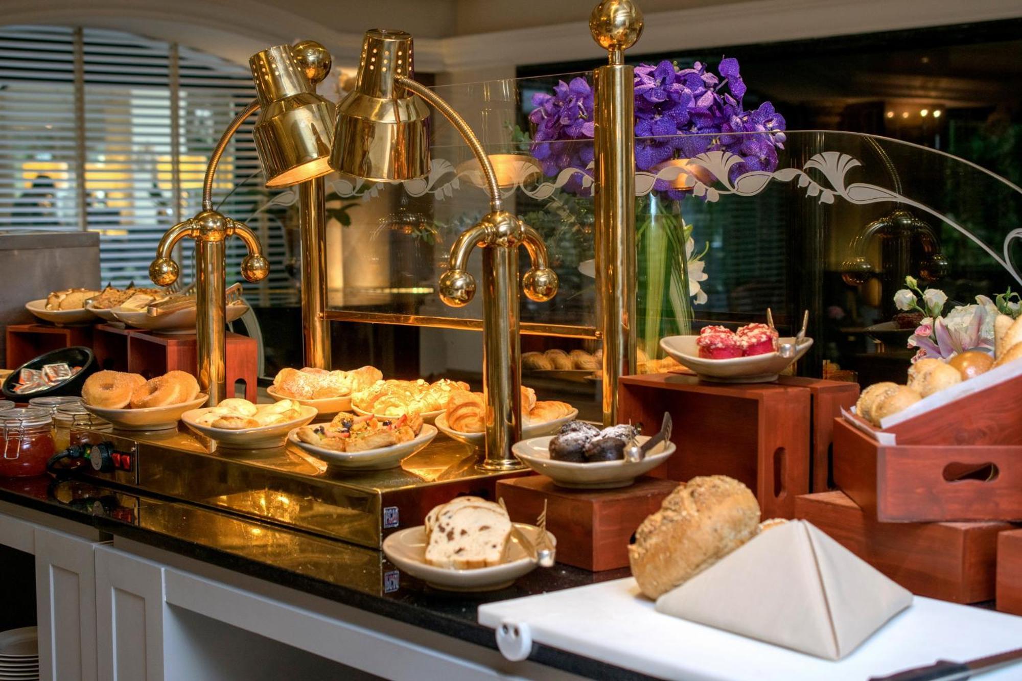 The Sukosol Hotel Bangkok Kültér fotó A coffee station
