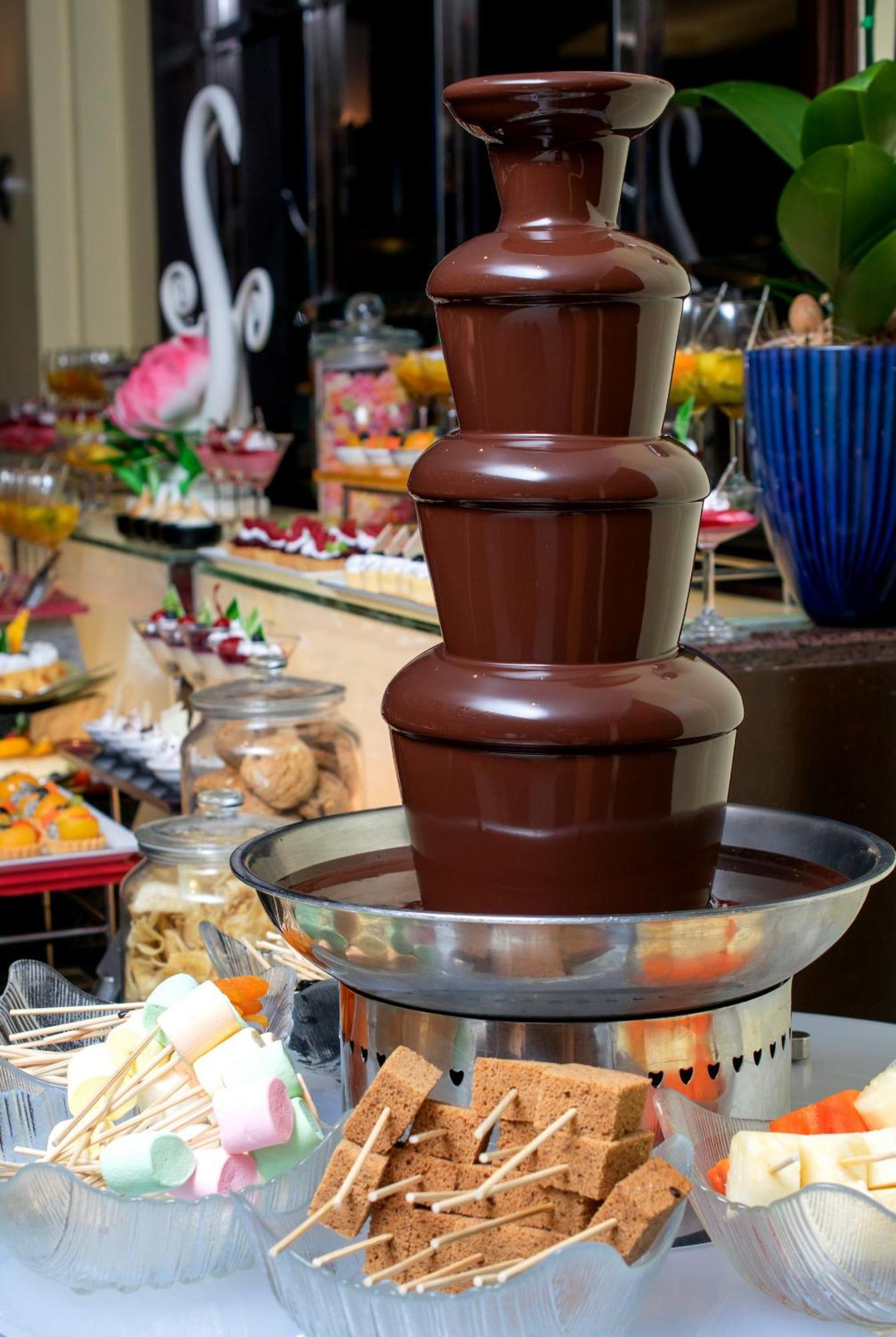 The Sukosol Hotel Bangkok Kültér fotó A chocolate fountain