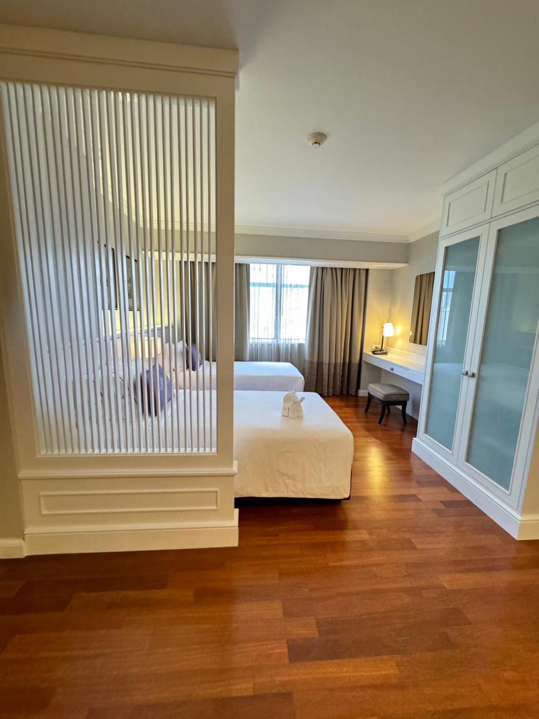 The Sukosol Hotel Bangkok Kültér fotó A room at the hotel